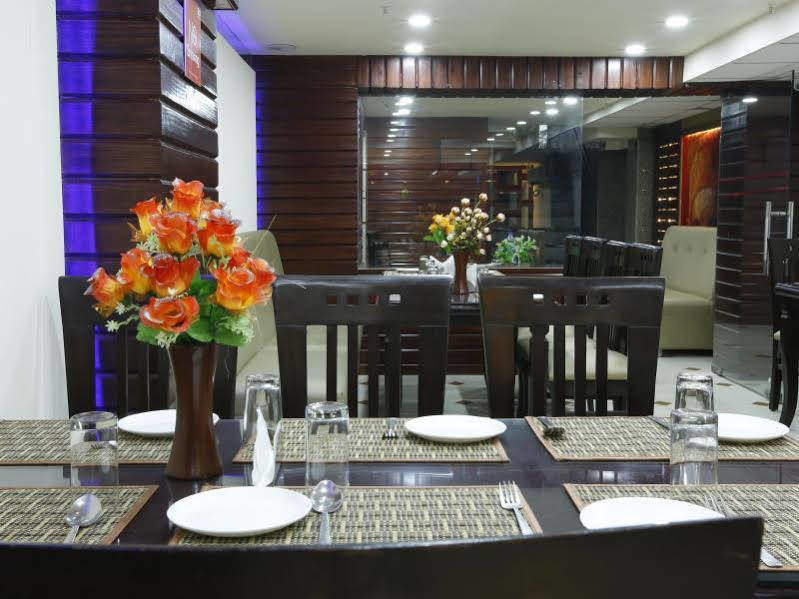 Tip Top Plaza Hotel Jaipur Bagian luar foto