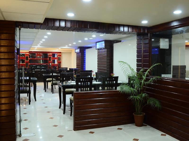 Tip Top Plaza Hotel Jaipur Bagian luar foto